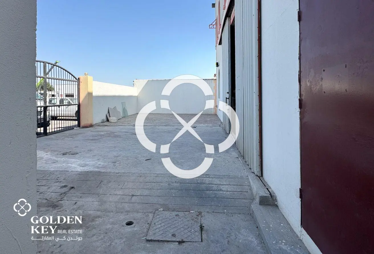650 sqm | Warehouse with 3 Rooms and Office