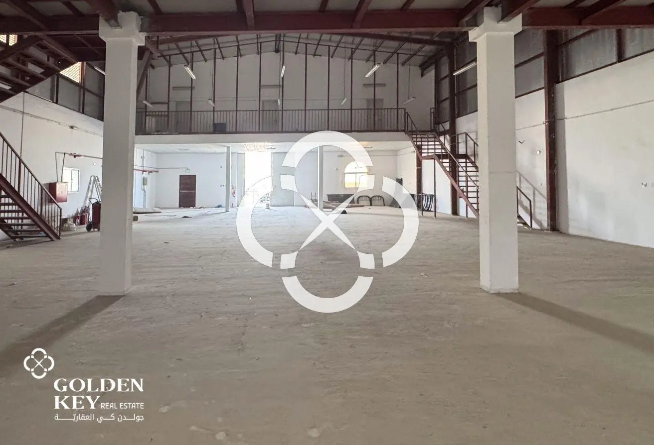 650 sqm | Warehouse with 3 Rooms and Office