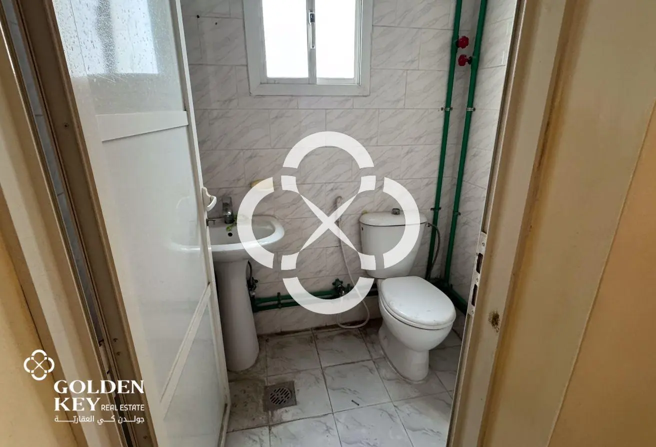 650 sqm | Warehouse with 3 Rooms and Office