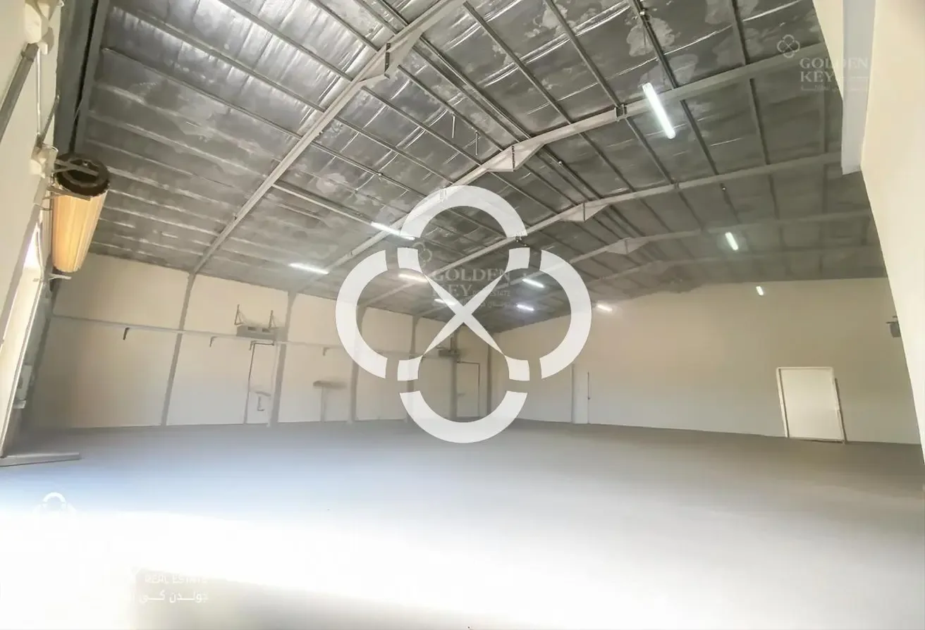 Industrial Food Storage| Great Location| 410 SQM