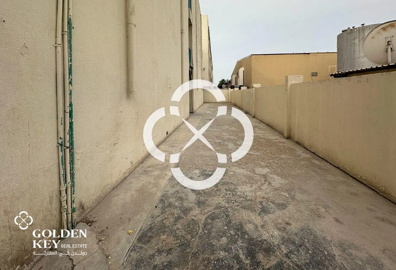 122 Rooms+2 Stores Available for Rent | Industrial