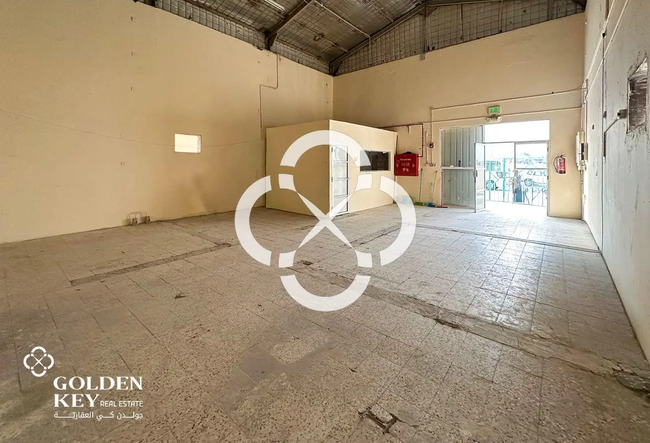 122 Rooms+2 Stores Available for Rent | Industrial