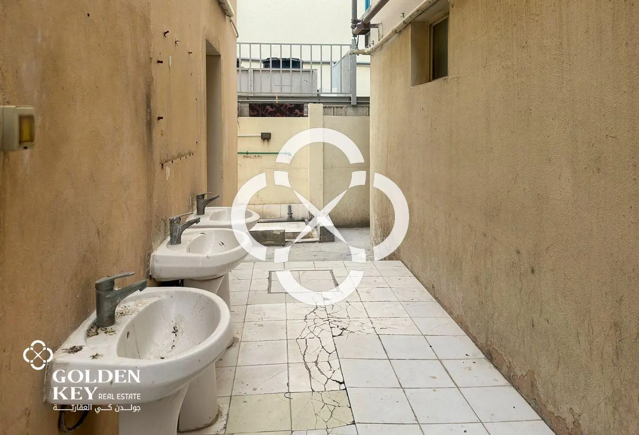 122 Rooms+2 Stores Available for Rent | Industrial