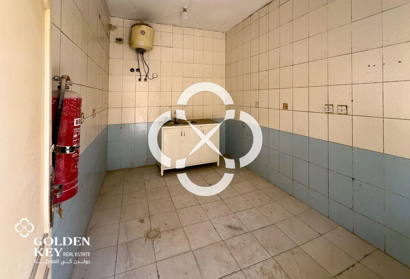 23 Rooms with Store Available for Rent| Industrial