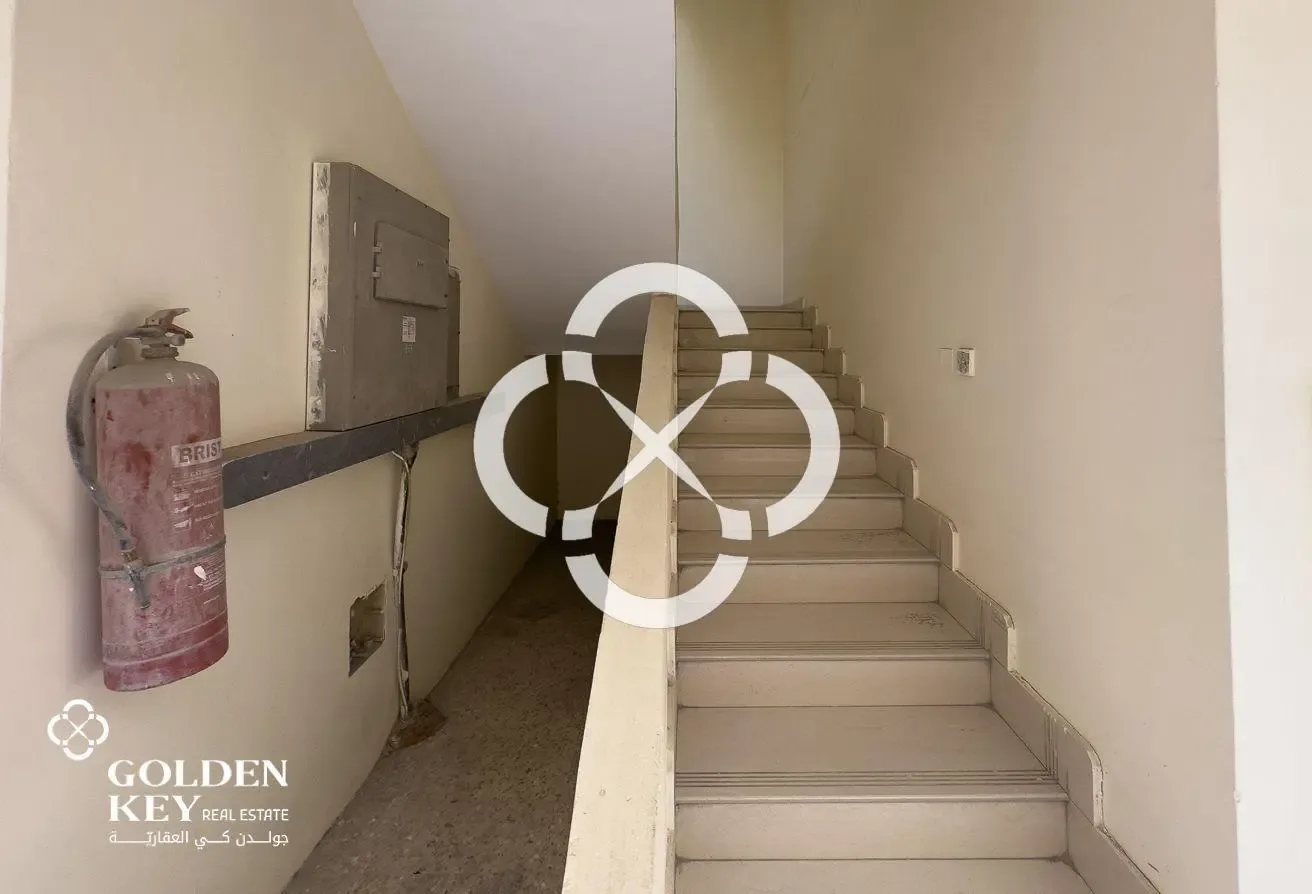 23 Rooms with Store Available for Rent| Industrial