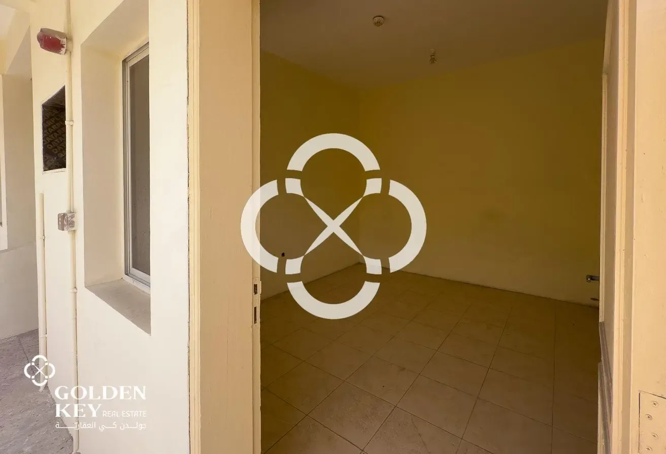 23 Rooms with Store Available for Rent| Industrial