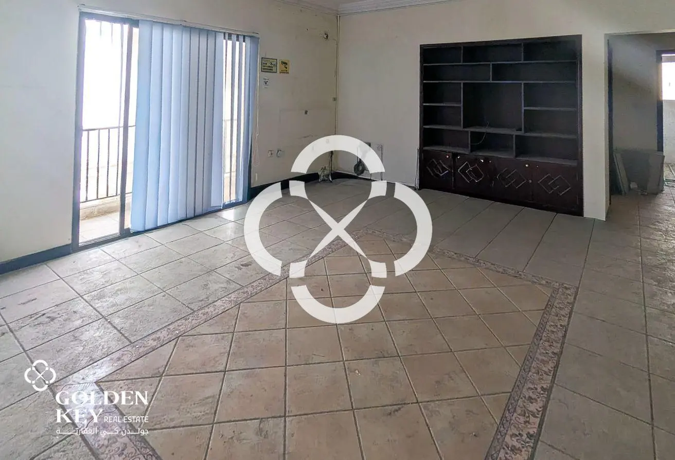 Spacious Administrative Villa Available | D-Ring
