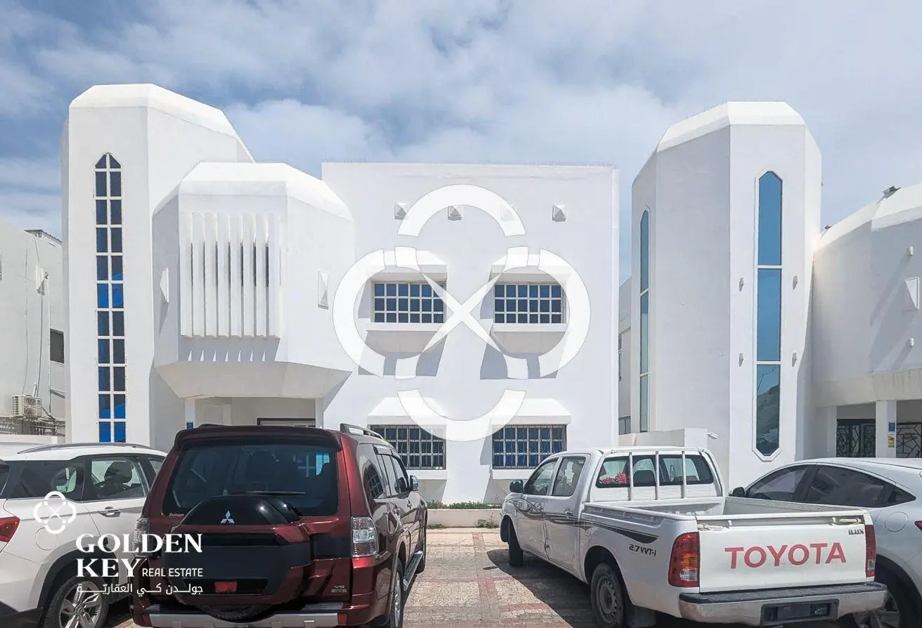 Spacious Administrative Villa Available | D-Ring