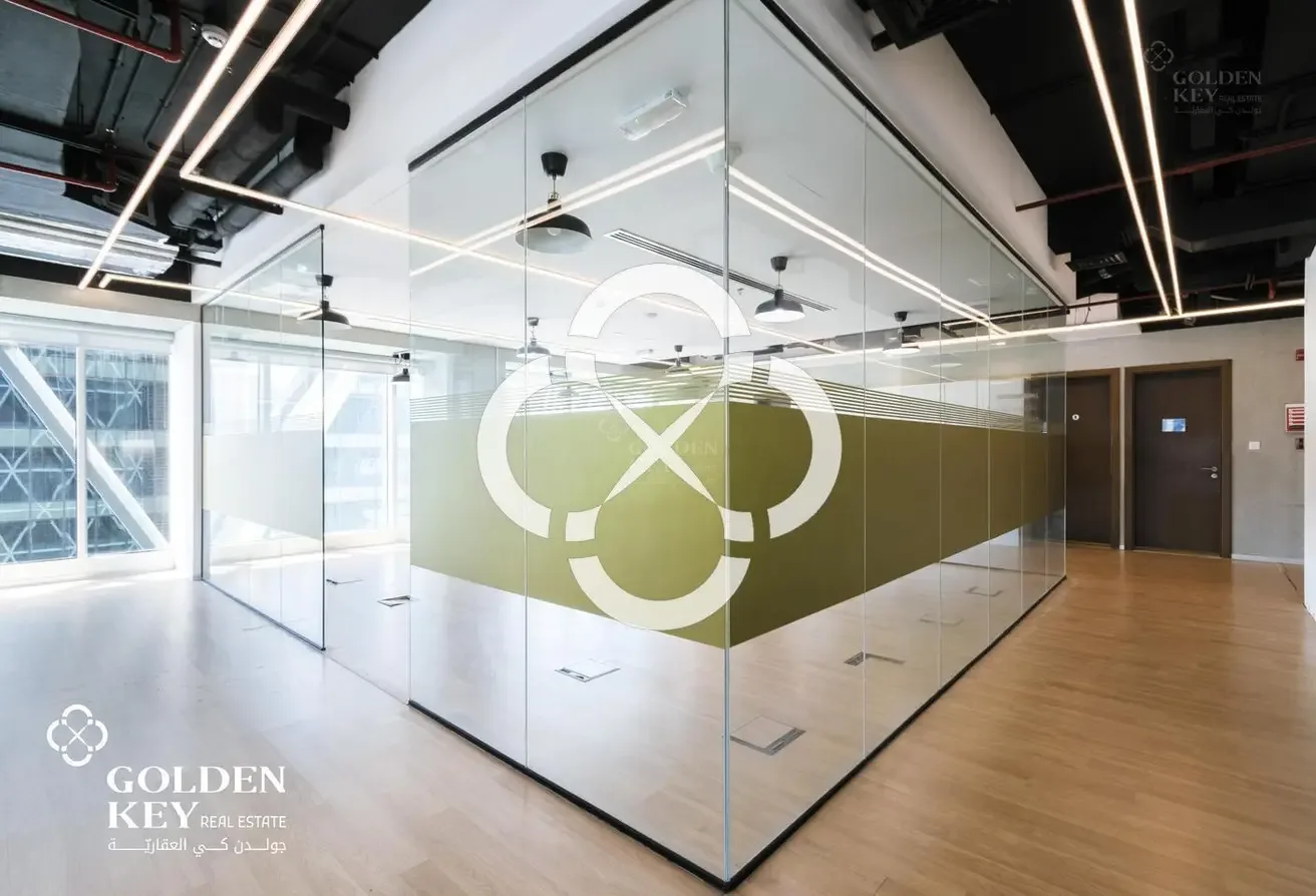 Business Tower | Expansive Floor Plan