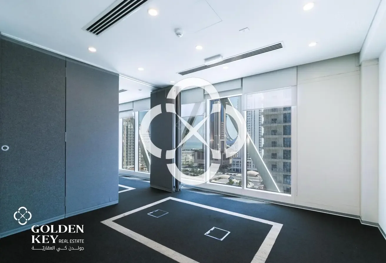 Business Tower | Expansive Floor Plan