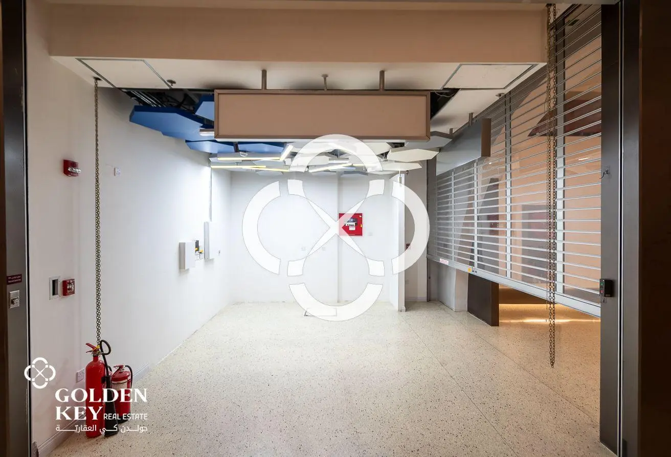Accessible Retail Shop within Airport Metro