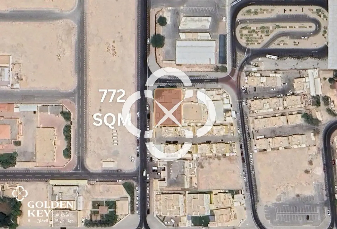 Large Corner Residential Plot | Excellent Location - view 2