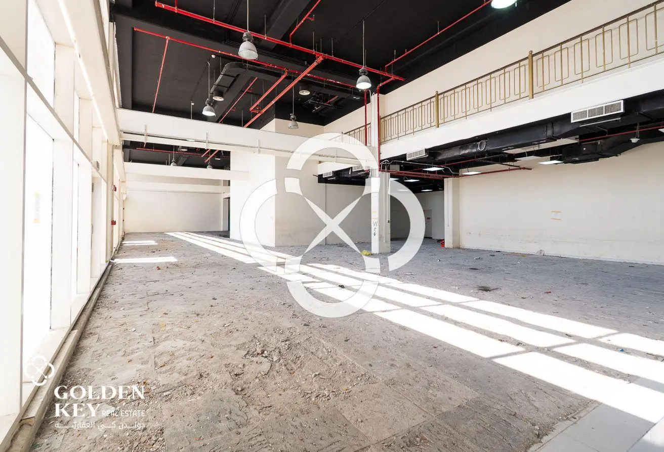 Ready Hypermarket For Rent | Umm Al Seneem - view 1