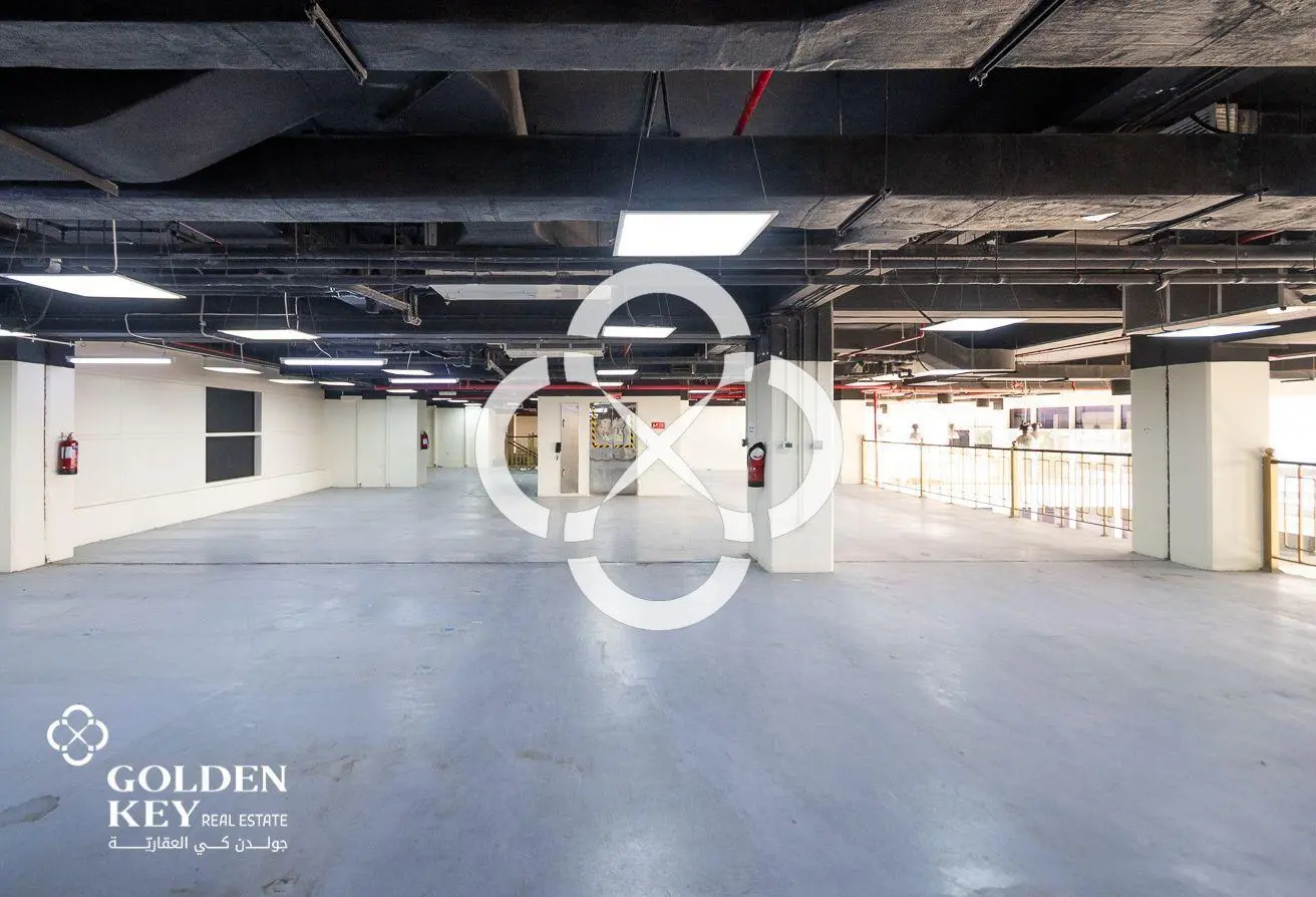 Ready Hypermarket For Rent | Umm Al Seneem