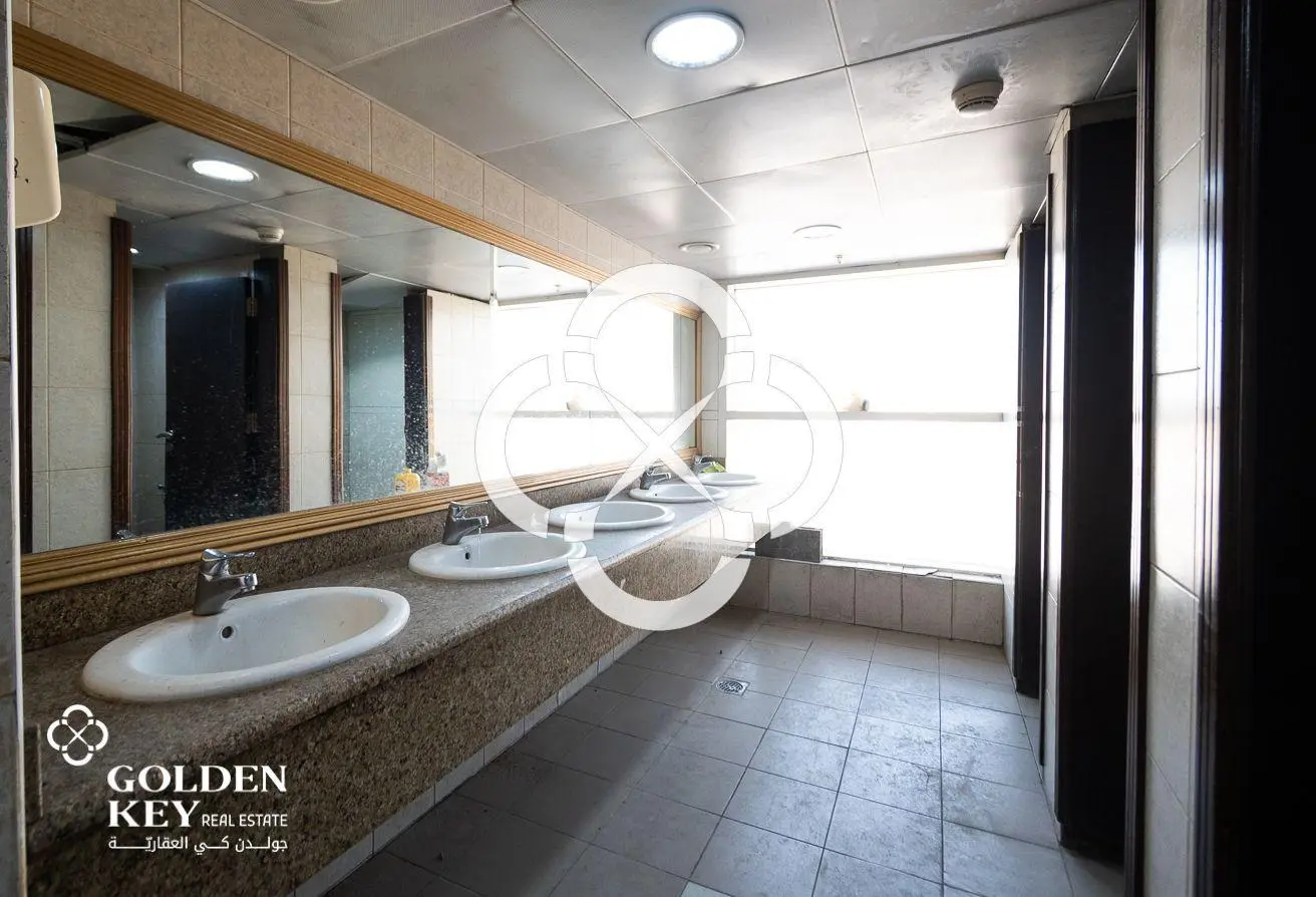 Ready Hypermarket For Rent | Umm Al Seneem