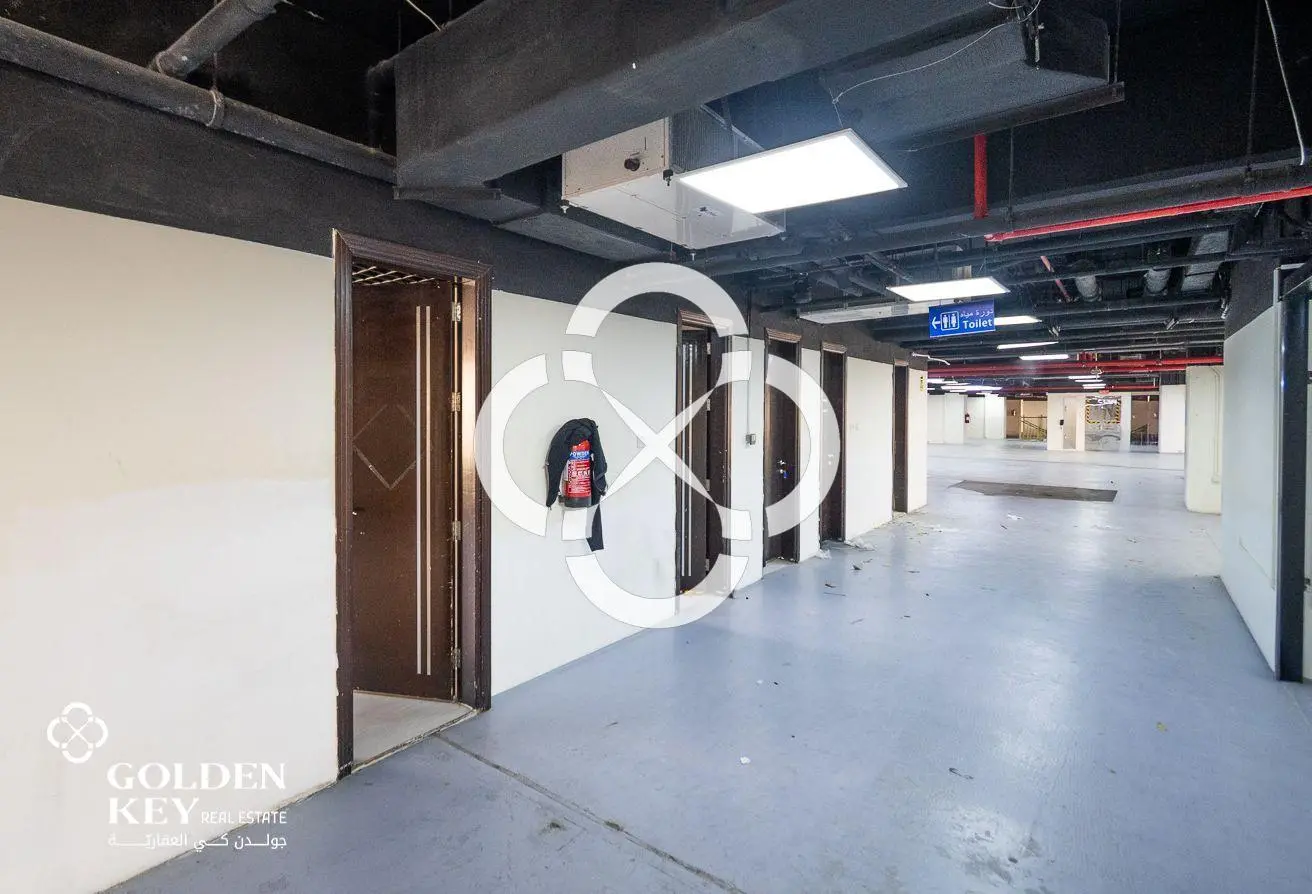 Ready Hypermarket For Rent | Umm Al Seneem