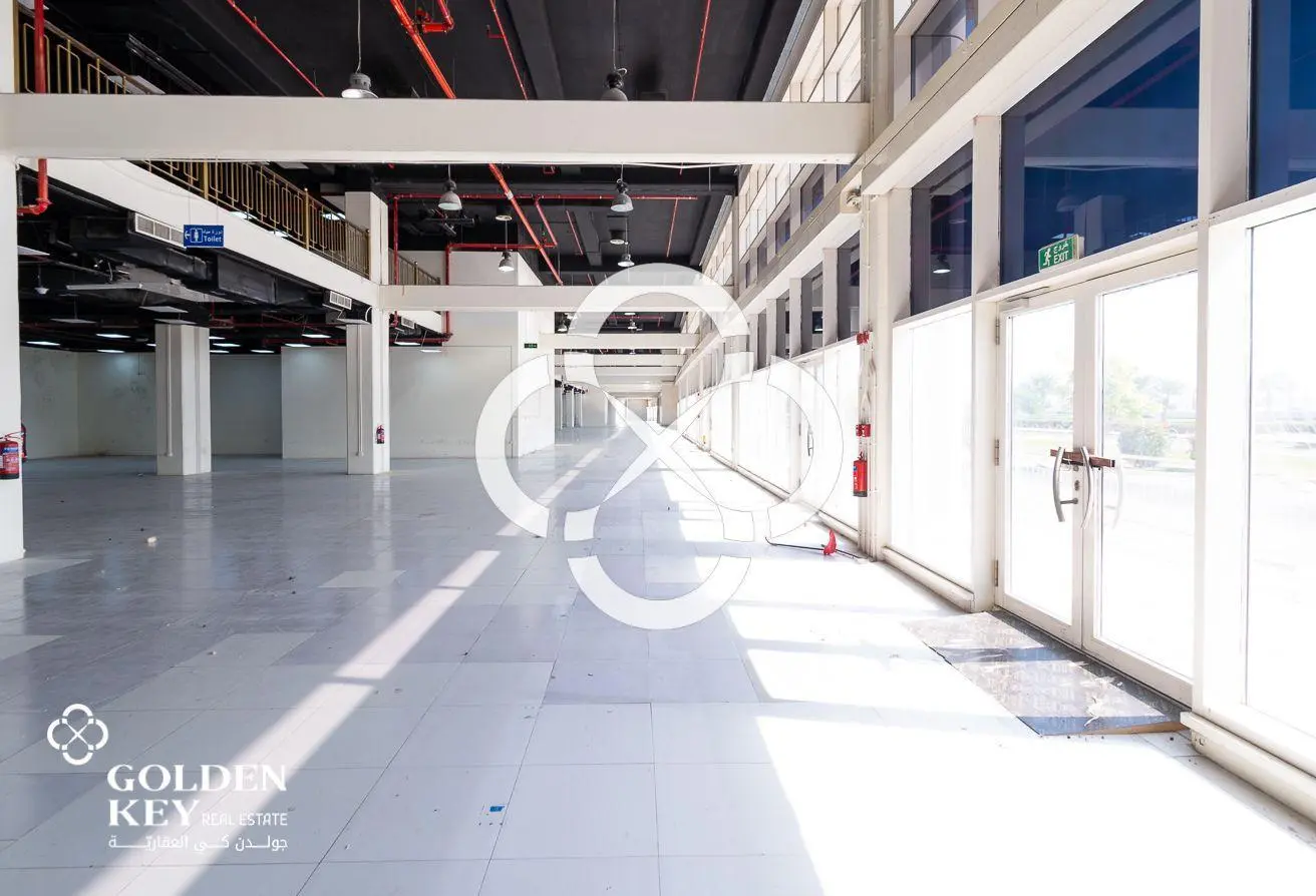 Ready Hypermarket For Rent | Umm Al Seneem