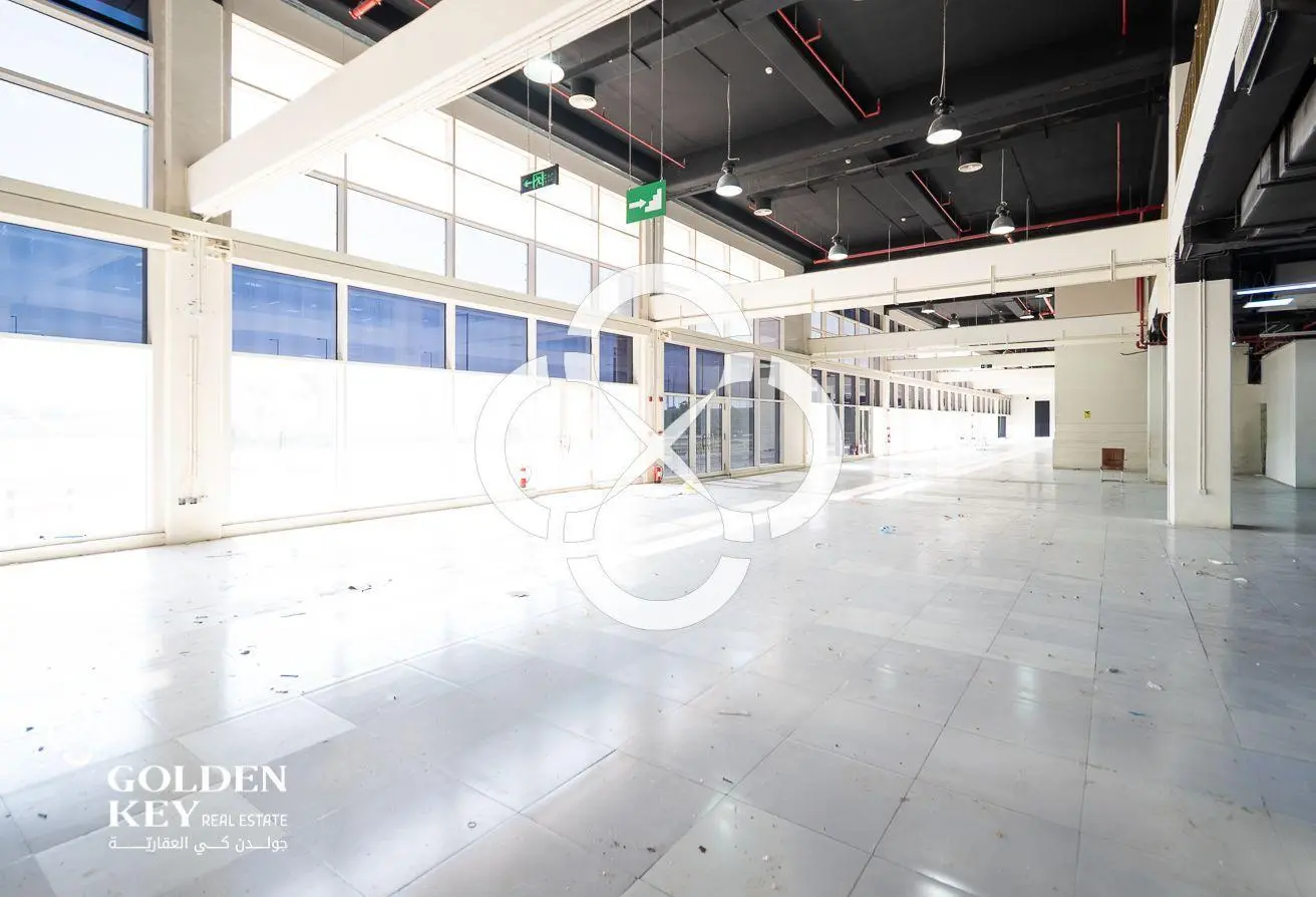 Ready Hypermarket For Rent | Umm Al Seneem