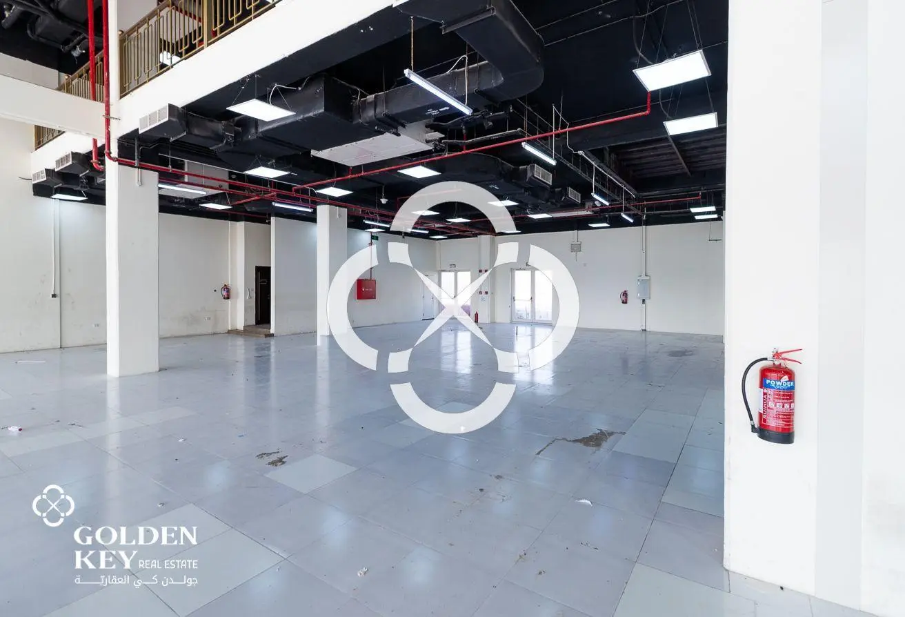 Ready Hypermarket For Rent | Umm Al Seneem