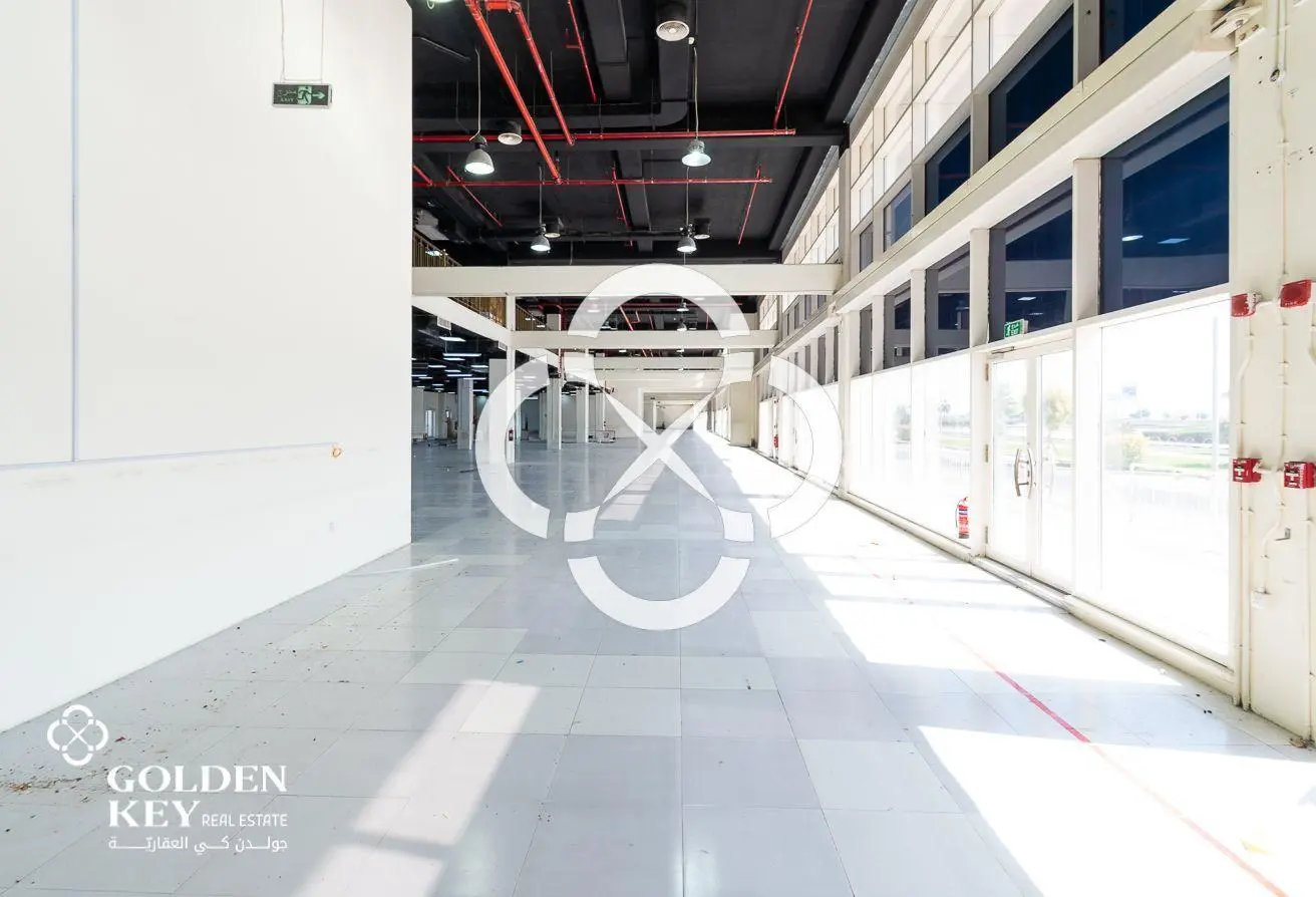 Ready Hypermarket For Rent | Umm Al Seneem