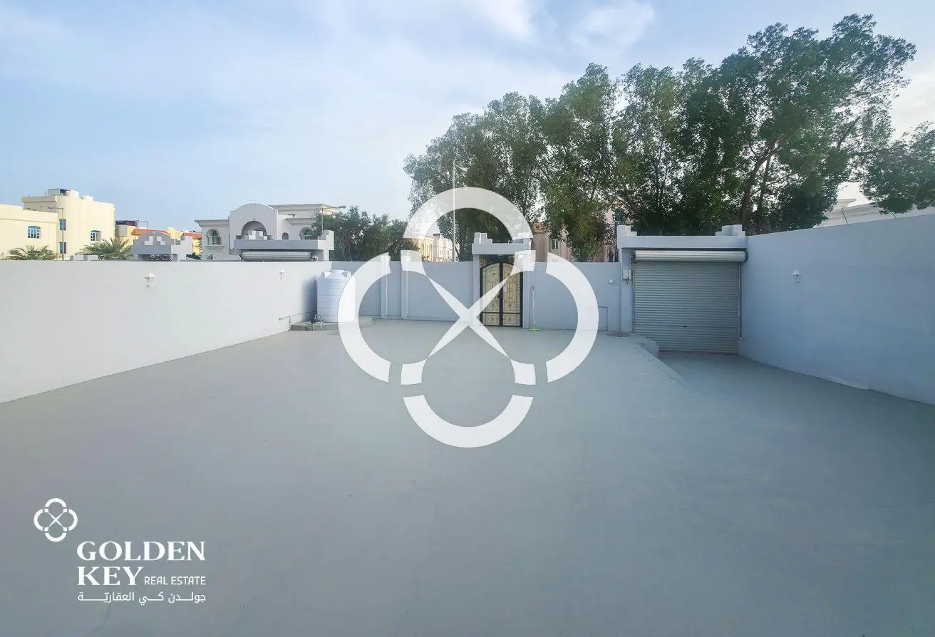 Multi-Purpose Commercial Villa| 8 Rooms | Markhiya - view 1