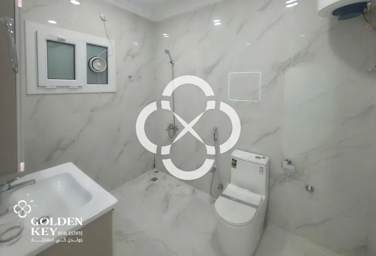 Multi-Purpose Commercial Villa| 8 Rooms | Markhiya