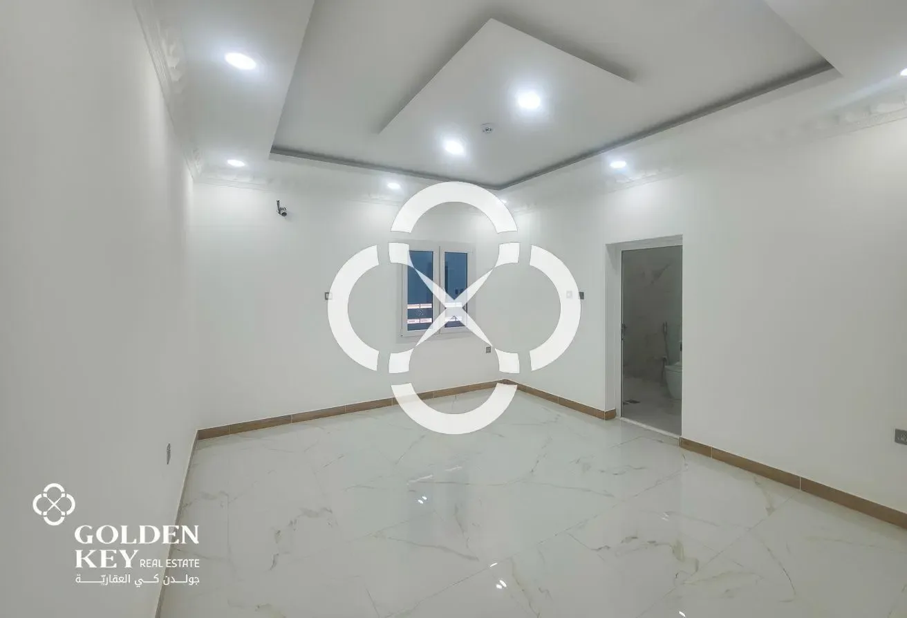 Multi-Purpose Commercial Villa| 8 Rooms | Markhiya