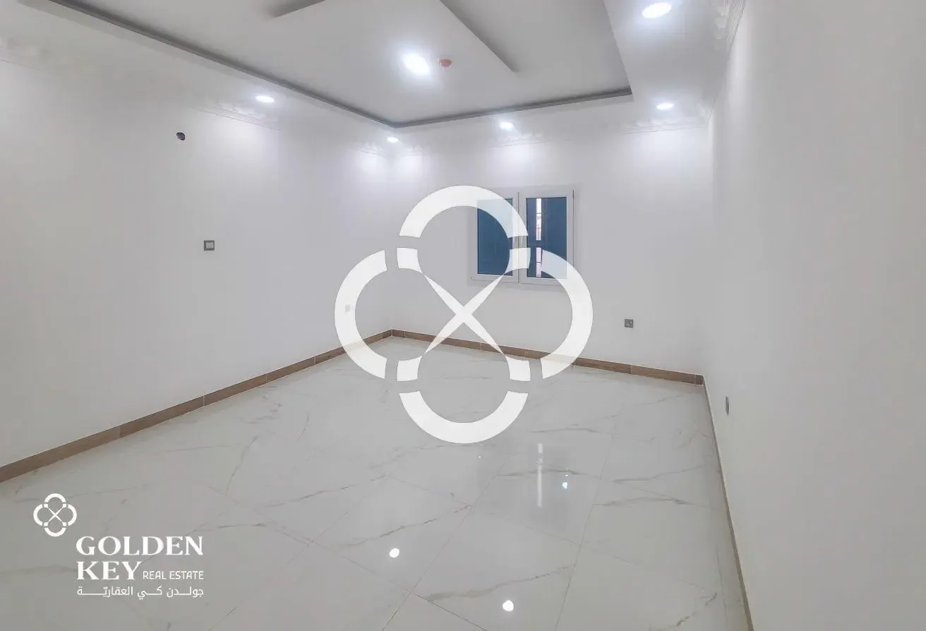 Multi-Purpose Commercial Villa| 8 Rooms | Markhiya