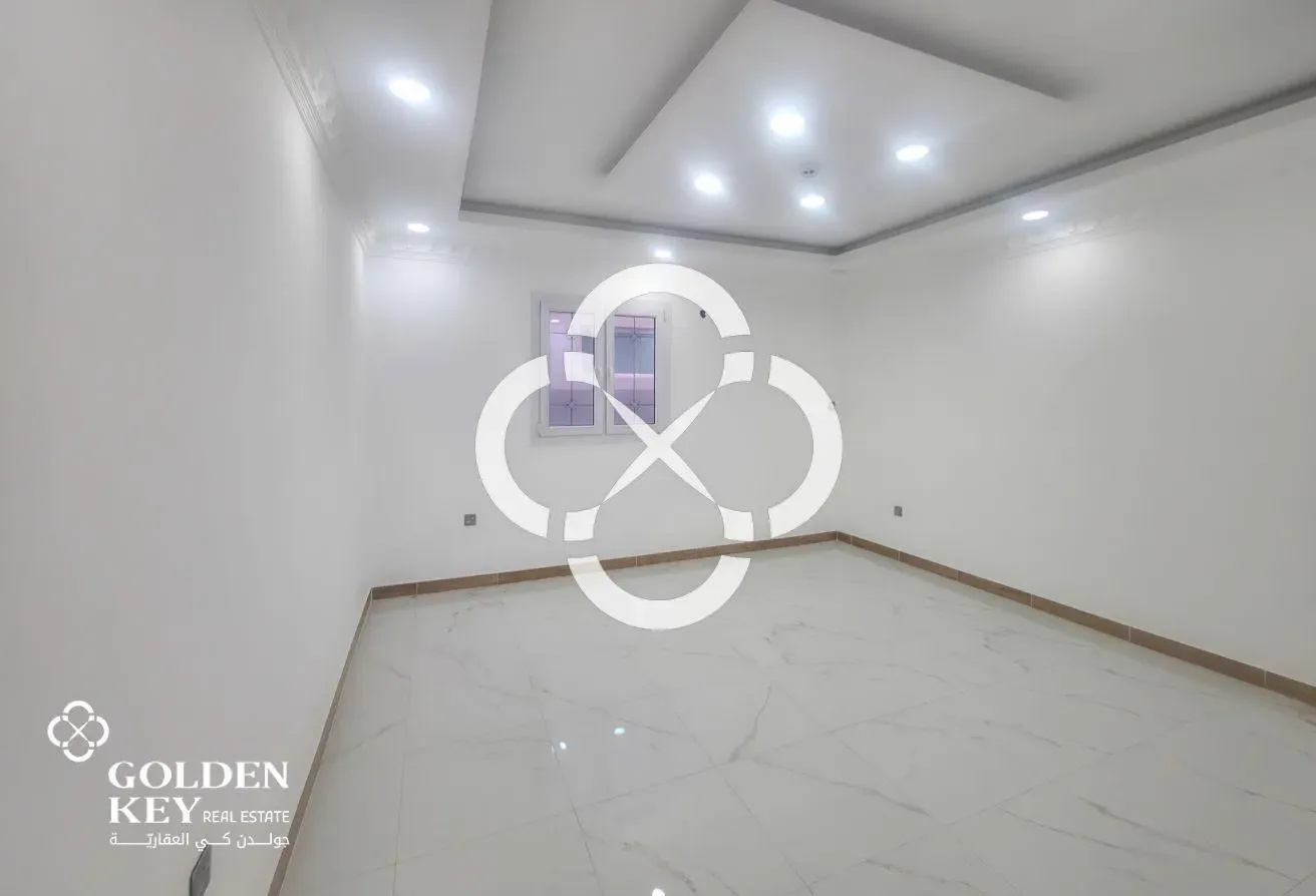 Multi-Purpose Commercial Villa| 8 Rooms | Markhiya