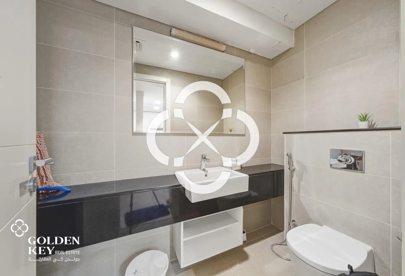 Move in Ready | 1BR+Office w/ Balcony and Sea View