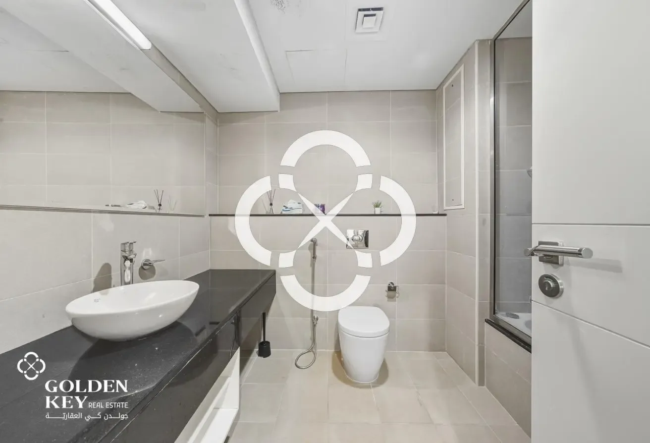 Move in Ready | 1BR+Office w/ Balcony and Sea View