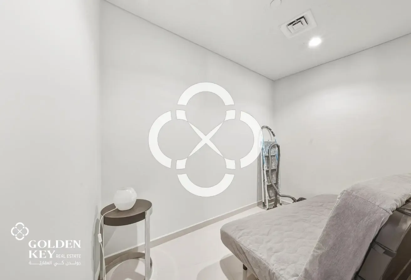 Move in Ready | 1BR+Office w/ Balcony and Sea View
