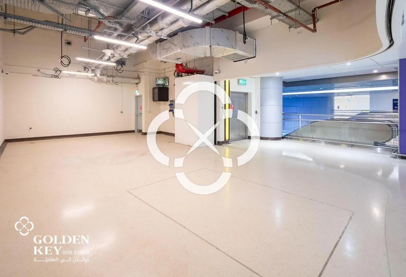 High-Footfall Shop Available in Yacht Club Metro