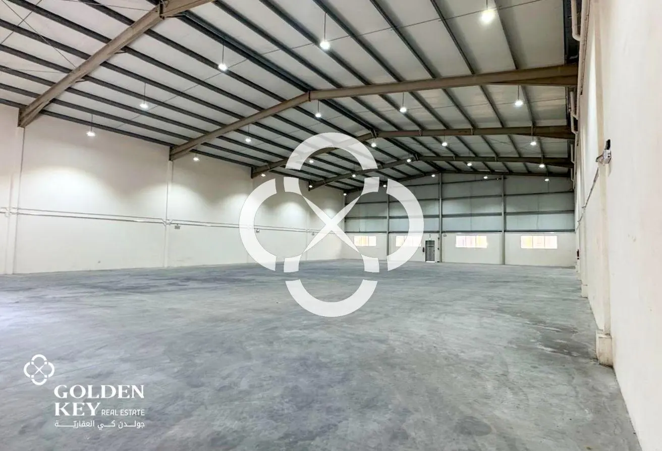 Premium Store for Rent | 900 sqm | Logistics Area