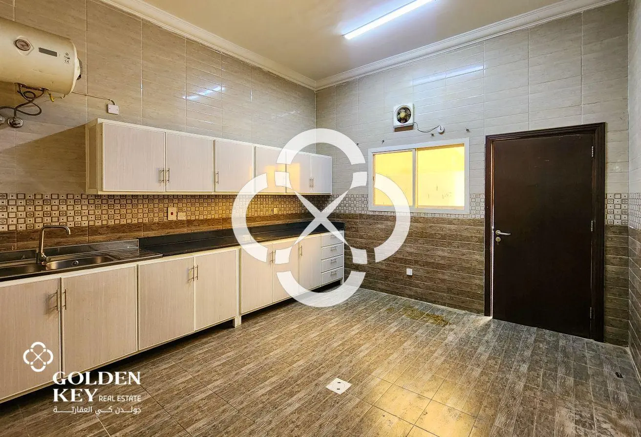 Freehold Ownership | 6 Bedroom Villa | Umm Al Amad - view 1