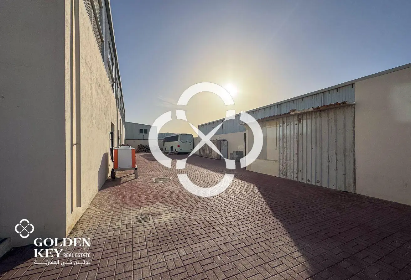 Suitable Warehouse + 10 Rooms | Birkat Al Awamer