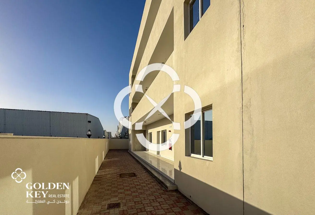 Suitable Warehouse + 10 Rooms | Birkat Al Awamer
