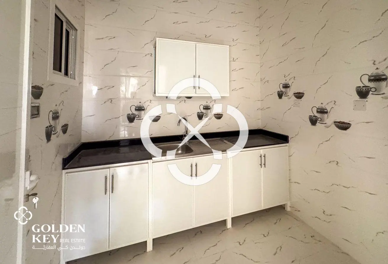 Suitable Warehouse + 10 Rooms | Birkat Al Awamer