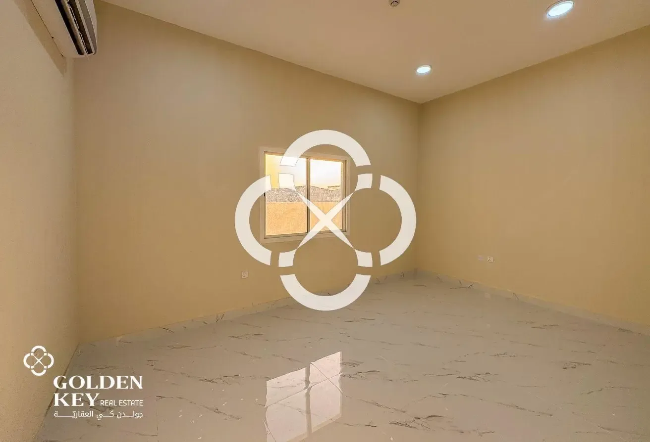 Suitable Warehouse + 10 Rooms | Birkat Al Awamer