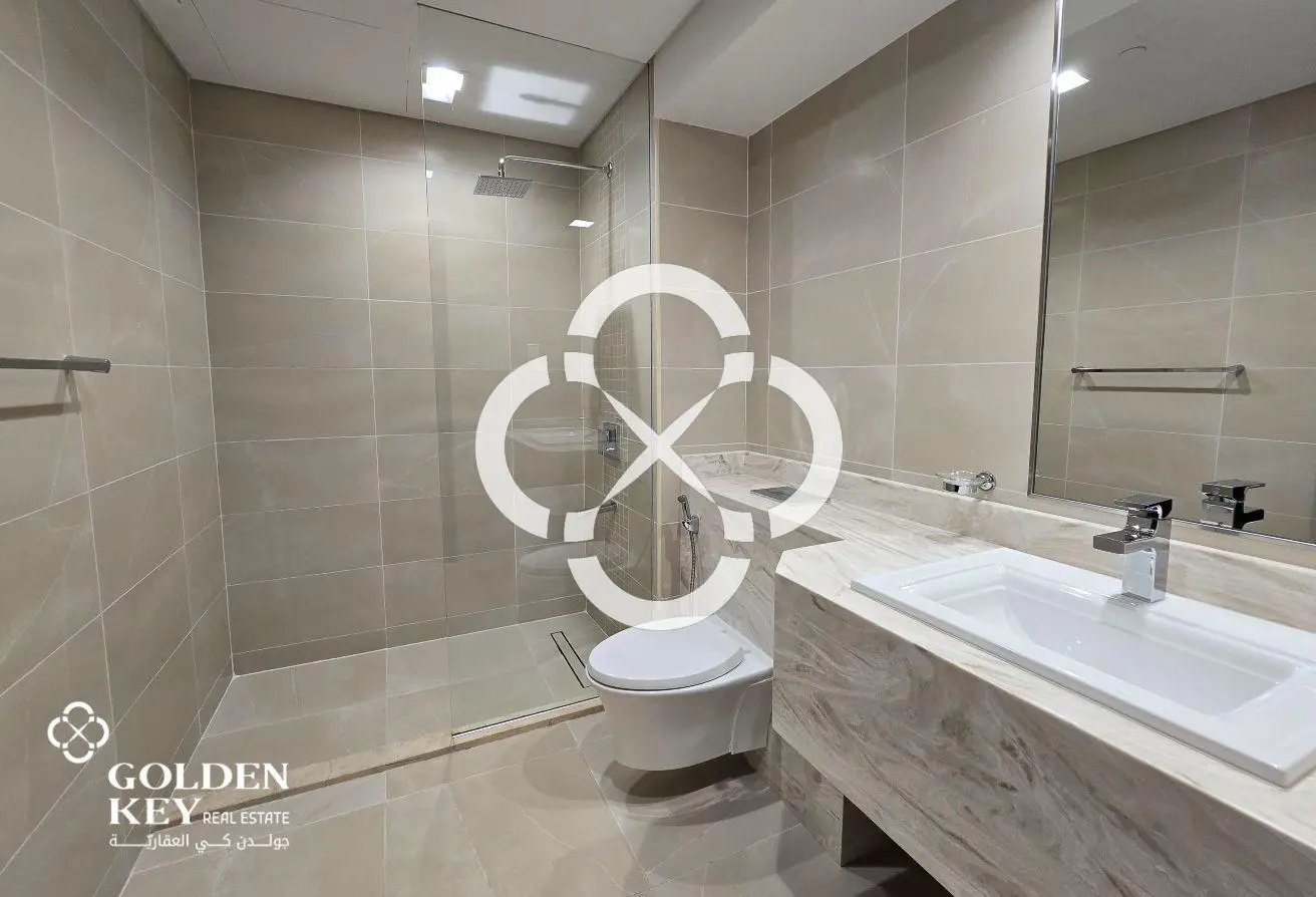 High Floor | Amazing 1BR w/ Balcony and Sea View