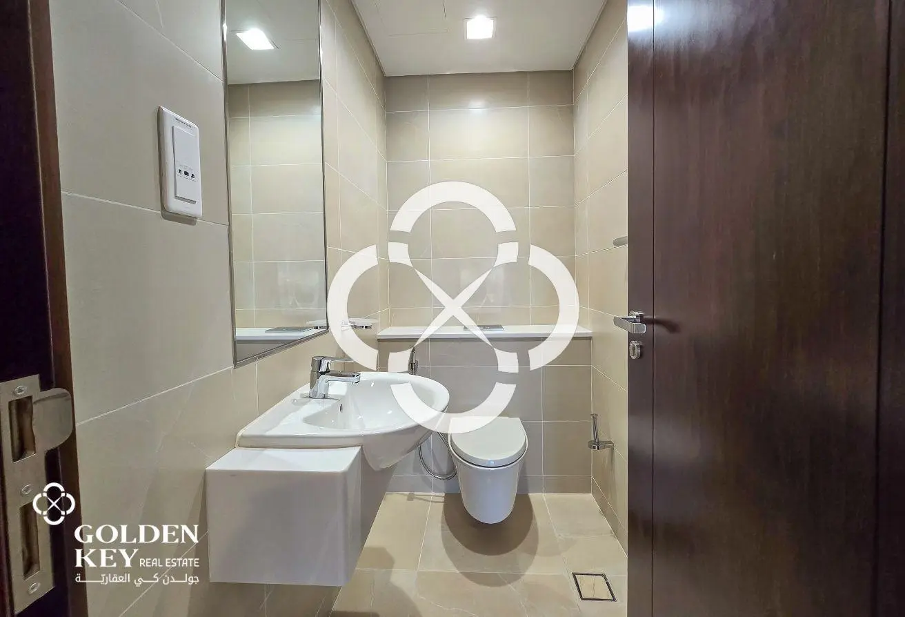 High Floor | Amazing 1BR w/ Balcony and Sea View