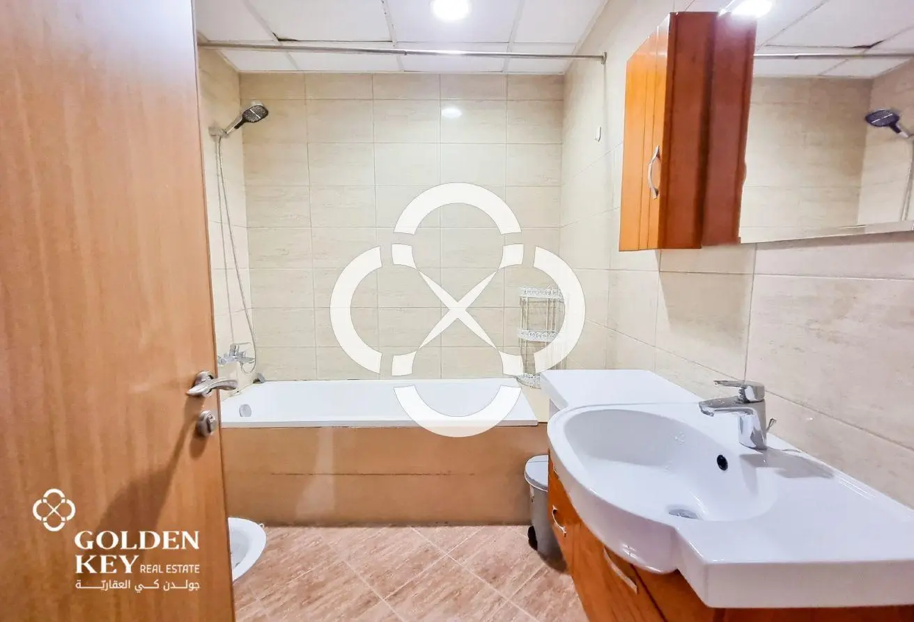 Spacious 1 Bedroom with Large Balcony | Foxhills - view 3