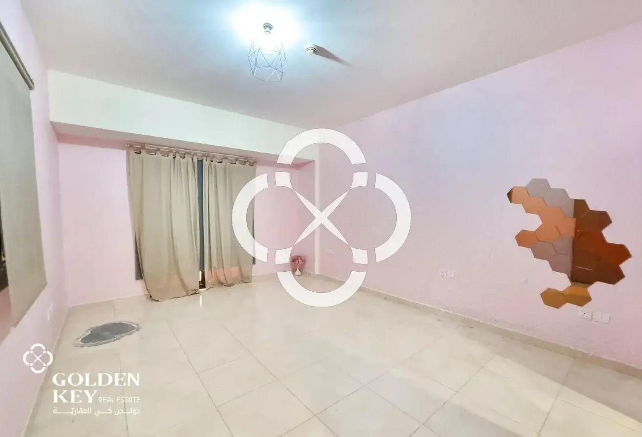 Spacious 1 Bedroom with Large Balcony | Foxhills