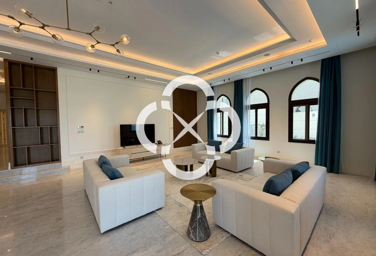 Luxury Beachfront Villa | Private Pool | 5+maid