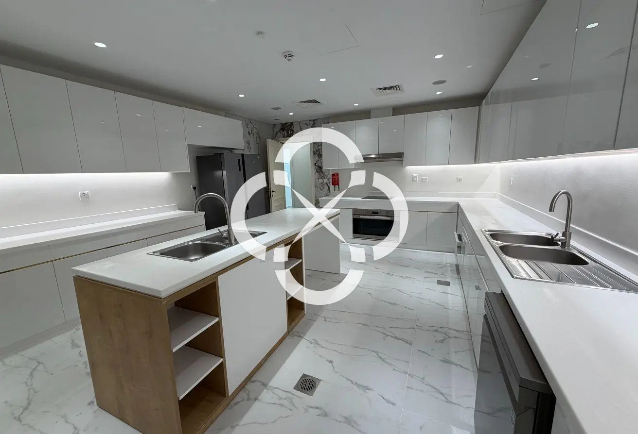 Luxury Beachfront Villa | Private Pool | 5+maid