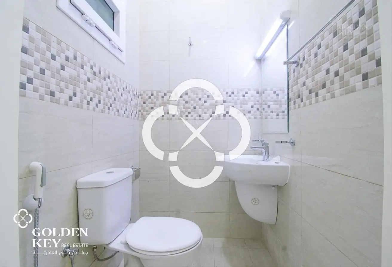 100 SQM Commercial space for rent |Prime Location