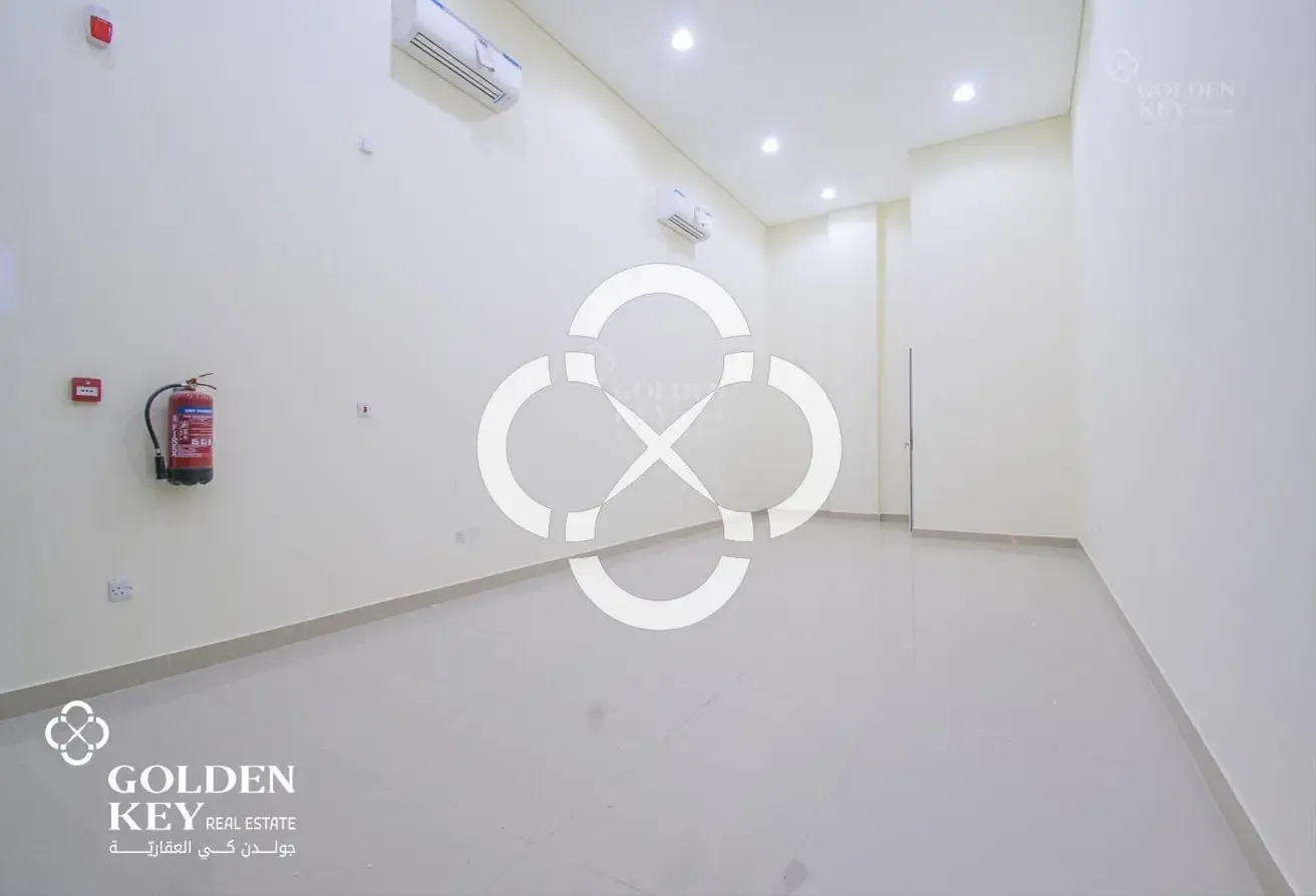 100 SQM Commercial space for rent |Prime Location