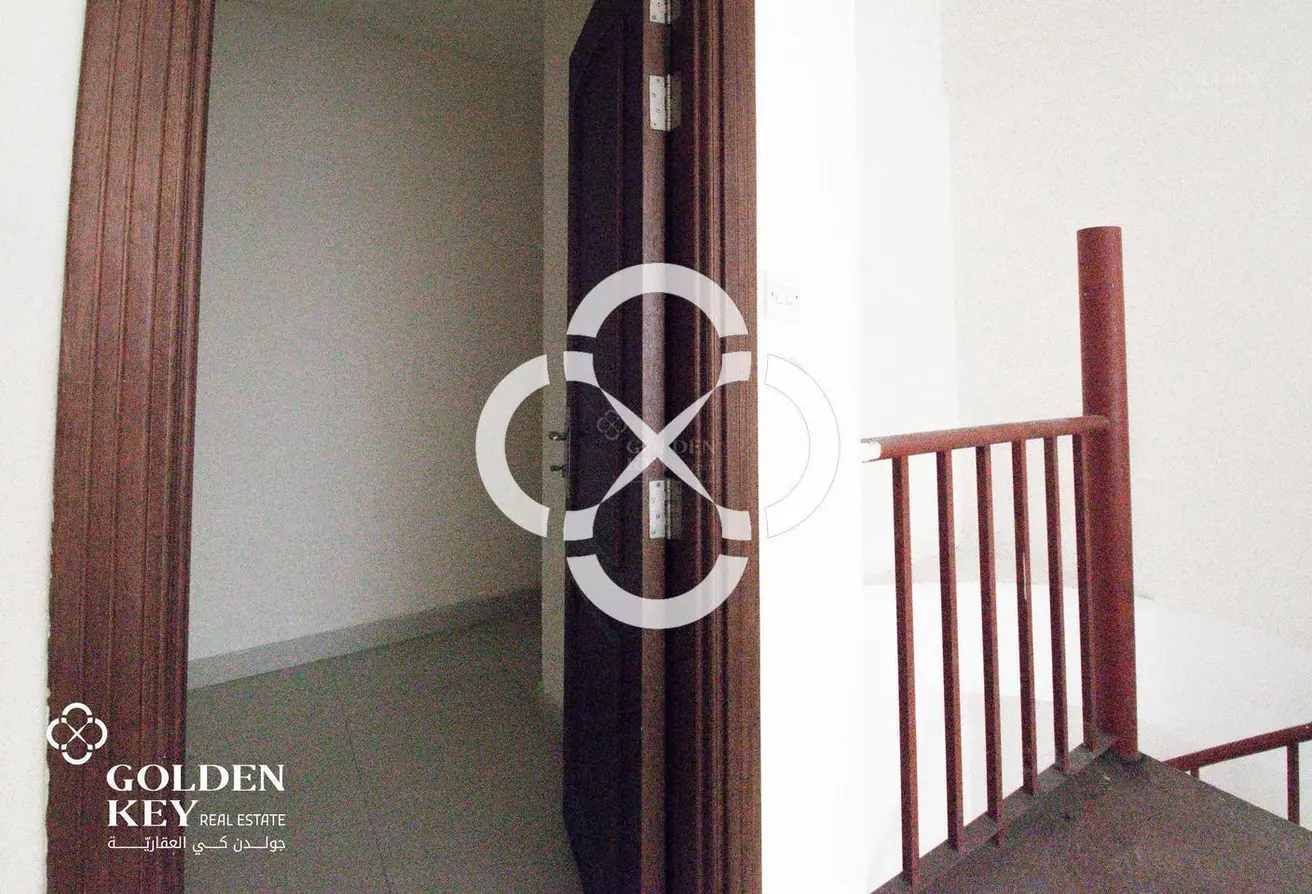 HighTrafficPremium Area |Retail shop with Kitchen