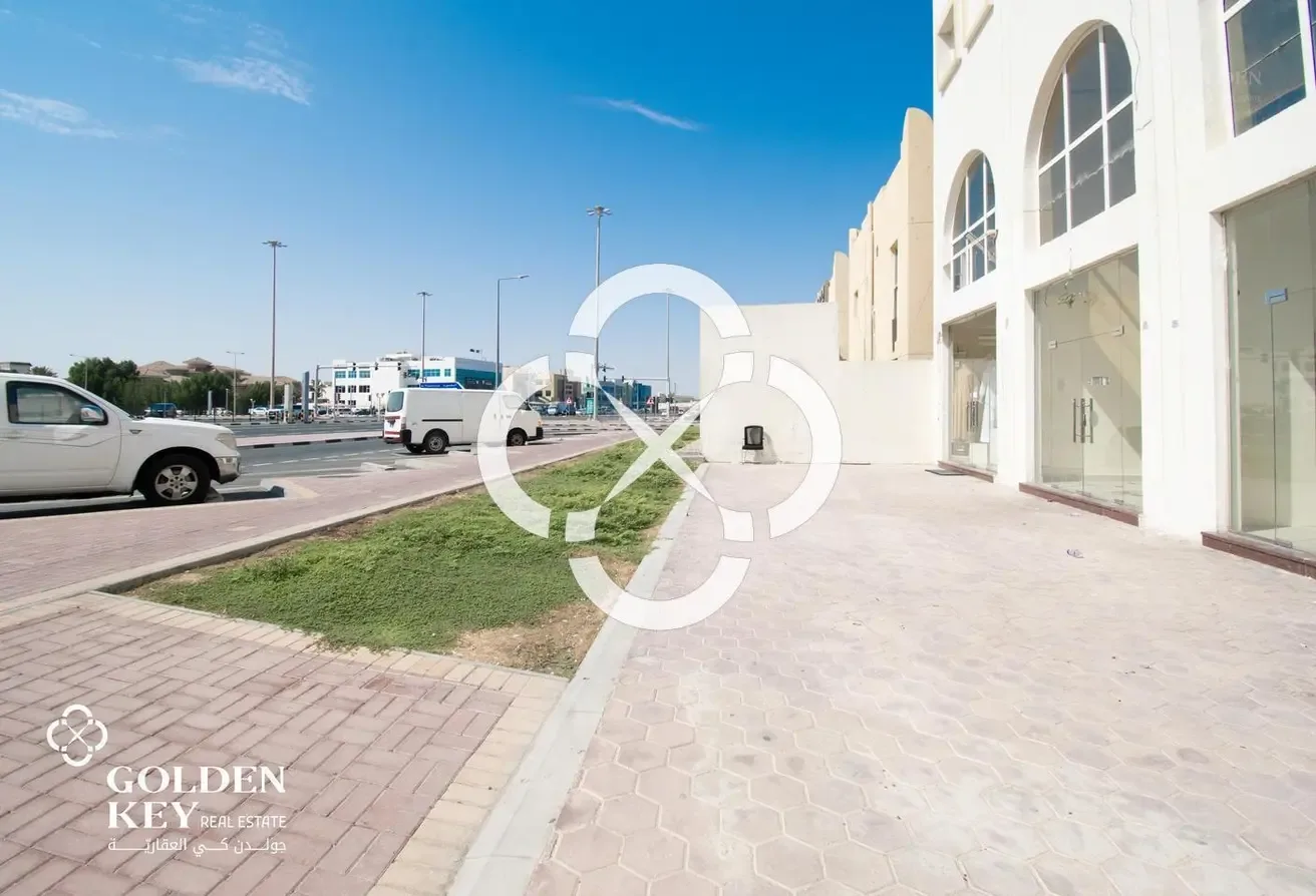 HighTrafficPremium Area |Retail shop with Kitchen