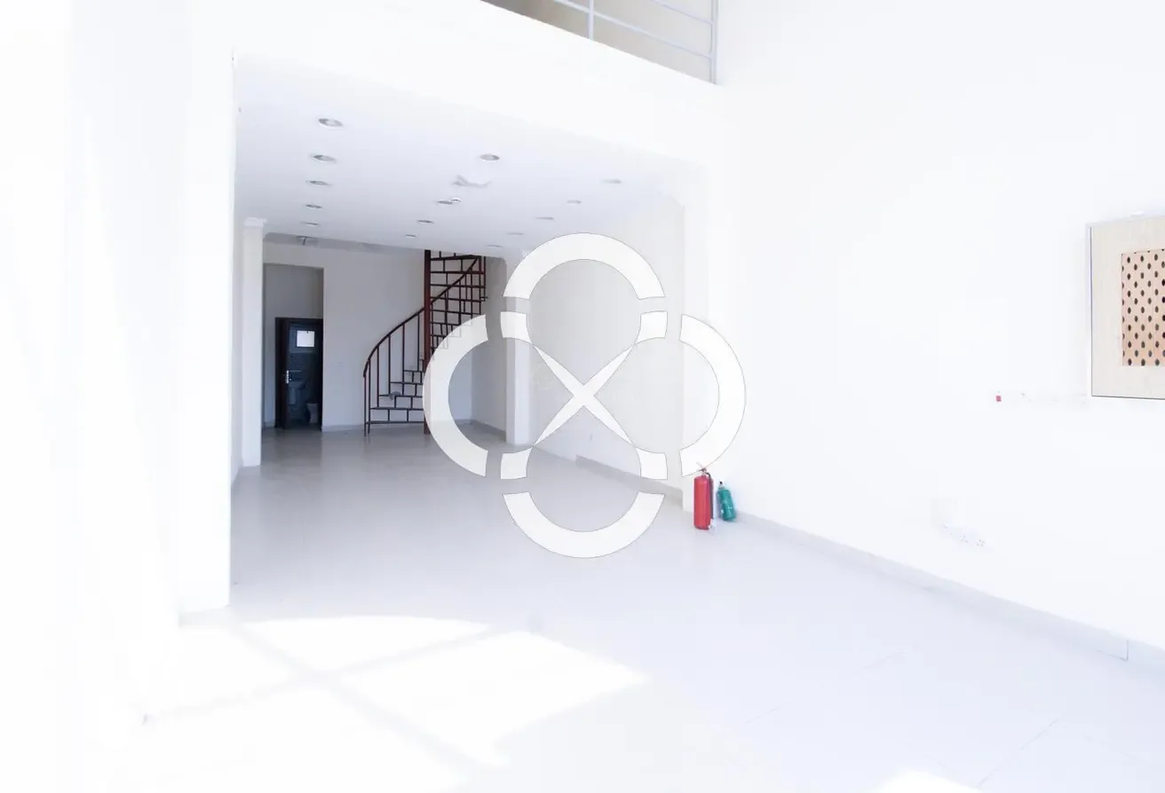 HighTrafficPremium Area |Retail shop with Kitchen